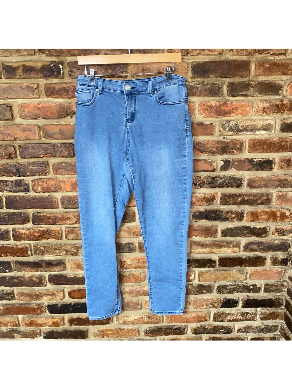 Amanda Paige Faded Medium Wash Blue Denim Skinny Fit Jeans Women's Size 8